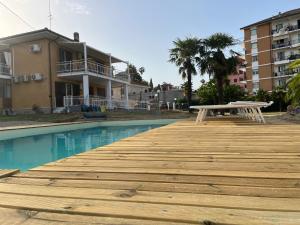 The swimming pool at or close to Il Gattino di Porto - apt 4 - Monolocale terrazzo piscina