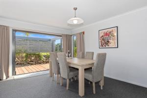 Fotografie z fotogalerie ubytování Ruakaka River Retreat - Ruakaka Holiday Home v destinaci Ruakaka