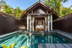 Бассейн в The Tubkaak Krabi Boutique Resort или поблизости
