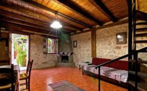 Posedenie v ubytovaní Stone Village Hotel Apartments
