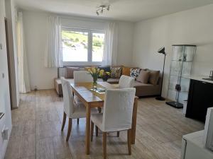 Posezení v ubytování Ferienwohnung Sonnenberg an der Weinstraße + 3 fotografie