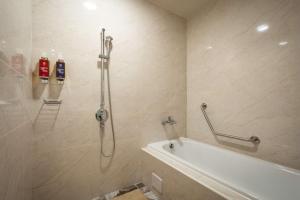 Koupelna v ubytování Lailai Hotel