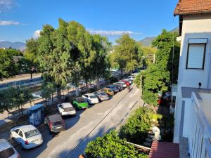 Ein allgemeiner Bergblick oder ein Berglick von des Hostels aus