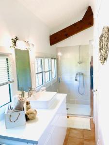 Een badkamer bij Villa Cosy & Confort dans un Écrin de Verdure