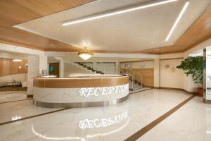 Vstupní hala nebo recepce v ubytování Hotel Golden Dune + 146 fotografií