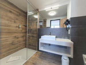 Koupelna v ubytování R&R Hotel Störtebeker + 22 fotografií