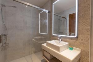 BiBo Suites San Agustín的一间浴室