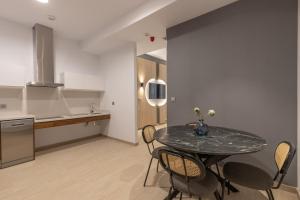 BiBo Suites San Agustín的厨房或小厨房
