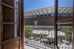 BiBo Suites San Agustín的阳台或露台