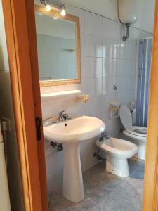 Vonios kambarys apgyvendinimo įstaigoje Holidays in Vieste in charming villas - 4