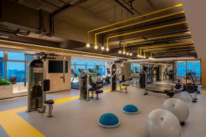 The fitness centre and/or fitness facilities at EVEN Hotel Chengdu Jinniu, an IHG Hotel