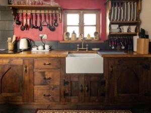 Cuisine ou kitchenette dans l'établissement 1 Bed Cottage - Sleeps 3 - Garden - Parking - Wifi 5 autres photos