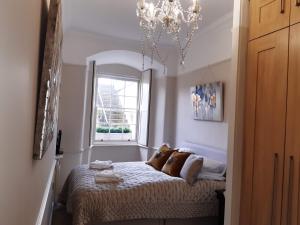 Gallery image of Royal Crescent Courtyard Apartment in Bath