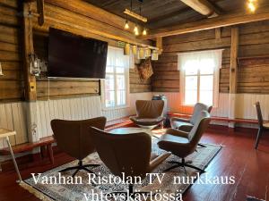 Gallery image of Vanha Ristola huone- ja aittamajoitus in Kolinkylä