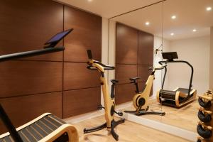 ON Residence - Small Luxury Hotels of the World的健身中心和/或健身设施