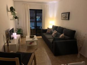 Część wypoczynkowa w obiekcie Stunning Apartment - Playamarina 2 Cabo Roig
