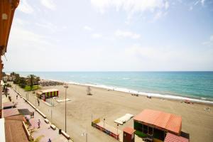Fotografia z galérie ubytovania Del Parque Flats Belimar Playa v destinácii Rincón de la Victoria