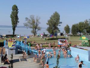 バラトンレッレにあるHoliday home Balatonlelle/Balaton 19095のギャラリーの写真