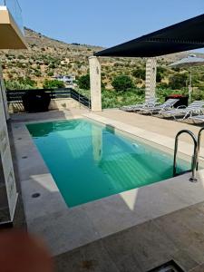 Swimmingpoolen hos eller tæt på Splendid Villas and Family Resort