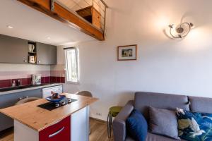 Una cocina o cocineta en Ambroggio - Grand studio avec mezzanine - Vue Mer