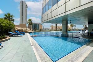 Gallery image of Large 3BR With City View in Dubai Marina Ocean Heights - DHH in Dubai