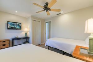 Captiva Hide A Way 2D客房内的一张或多张床位
