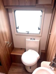 Koupelna v ubytování Caravan hire at New Quay