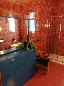 A bathroom at Daniel's House Gravina
