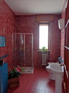 A bathroom at Daniel's House Gravina Még 7 kép