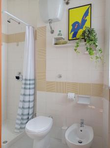 A bathroom at Daniel's House Gravina