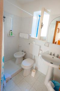 Koupelna v ubytování Hotel Casa Adolfo Ischia