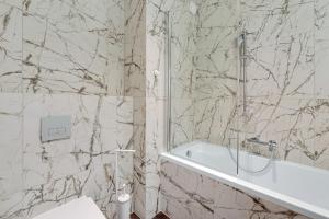 Kúpeľňa v ubytovaní Gdańsk Comfort Apartaments Łąkowa