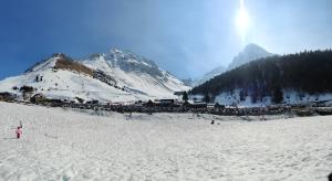 Petit coin de paradis en plein centre de Barèges v zime