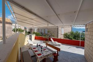 Balkón alebo terasa v ubytovaní A1-apartment 50m from the beach with the sea view