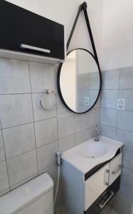 Salle de bains dans l'établissement APARTAMENTO CHARMOSO em Petrolina 2 quartos com ar cond e wi-fi 300MB