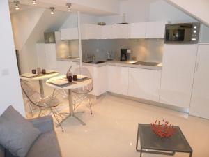 NICE VILLAGE1 AP2087 by RIVIERA HOLIDAY HOMES