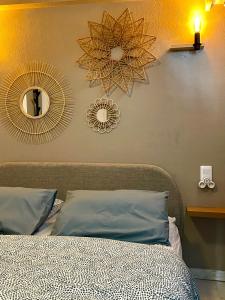 Łóżko lub łóżka w pokoju w obiekcie RoofTop Apartement - Quartier Croisette - Esc'Appart
