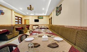 Restaurace v ubytování Treebo Eagle Executive