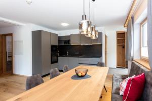 Kuchyň nebo kuchyňský kout v ubytování Feriengut Ottacherhof - Active Family Holiday in central Hollersbach