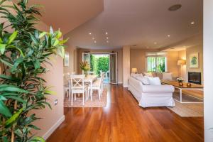 Posezení v ubytování Casa la Concha - Marbellamar Beach Townhouse
