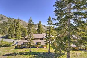 Gallery image of Alpine Meadows Condo with Mtn Views Near Lake Tahoe in Alpine Meadows