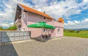 Budova, v ktorej sa apartmán nachádza