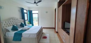 Postel nebo postele na pokoji v ubytování Penthouse Five - The Beautiful 3Br En-suite Apt + 12 fotografií