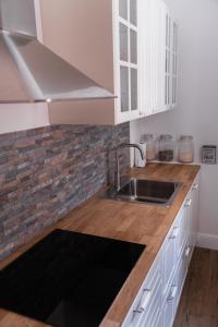 A kitchen or kitchenette at The closest to the Boboli Gardens
