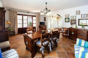 Telewizja i/lub zestaw kina domowego w obiekcie Villa Amorós