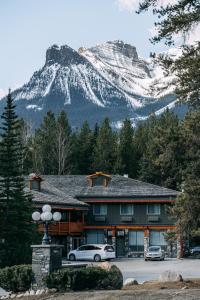 Mountaineer Lodge under vintern