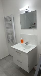 Coudekerque-BrancheAppartement moderne refait à neuf proximité centre ville et plage的相册照片