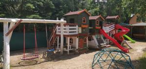 Herní místnost nebo prostor pro děti v ubytování Pod Filarami Pobierowo