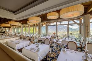 Reštaurácia alebo iné gastronomické zariadenie v ubytovaní Hotel Finkennest - Panoramic Garden Resort
