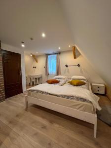 Postel nebo postele na pokoji v ubytování Resort LUFT Sněžník + 37 fotografií